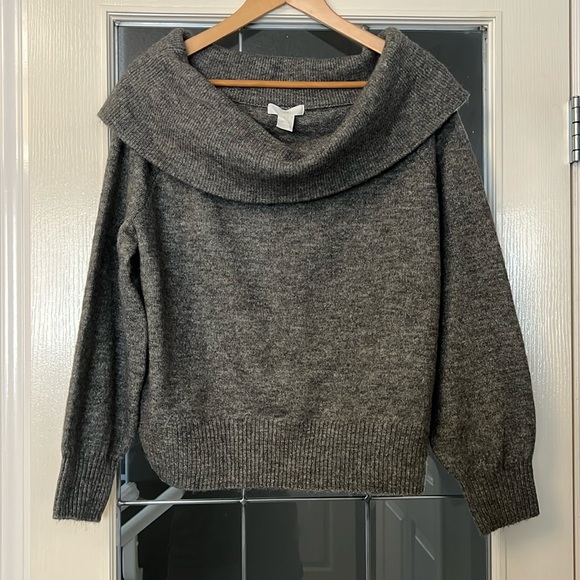 H&M Grey Off the Shoulder Sweater - Picture 1 of 5